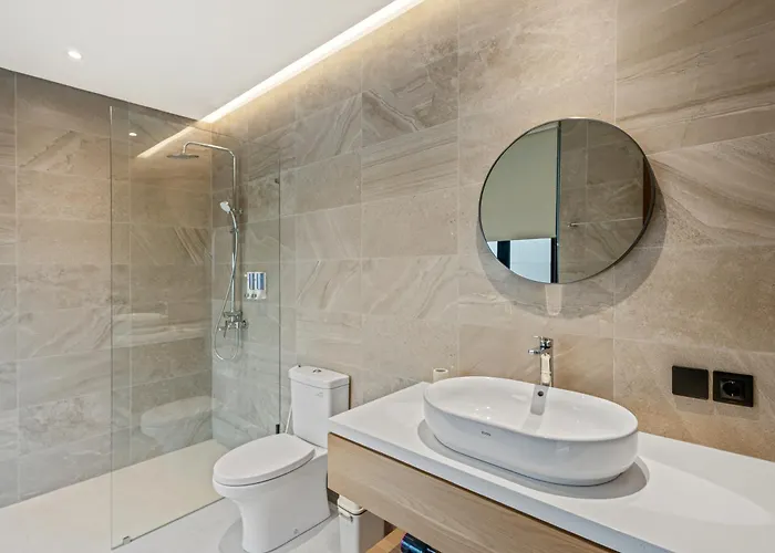 New 3 Bedroom Luxury In Umalas * Canggu (Bali)