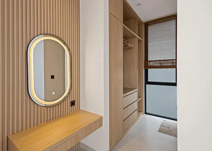 New 3 Bedroom Luxury In Umalas * Canggu (Bali)